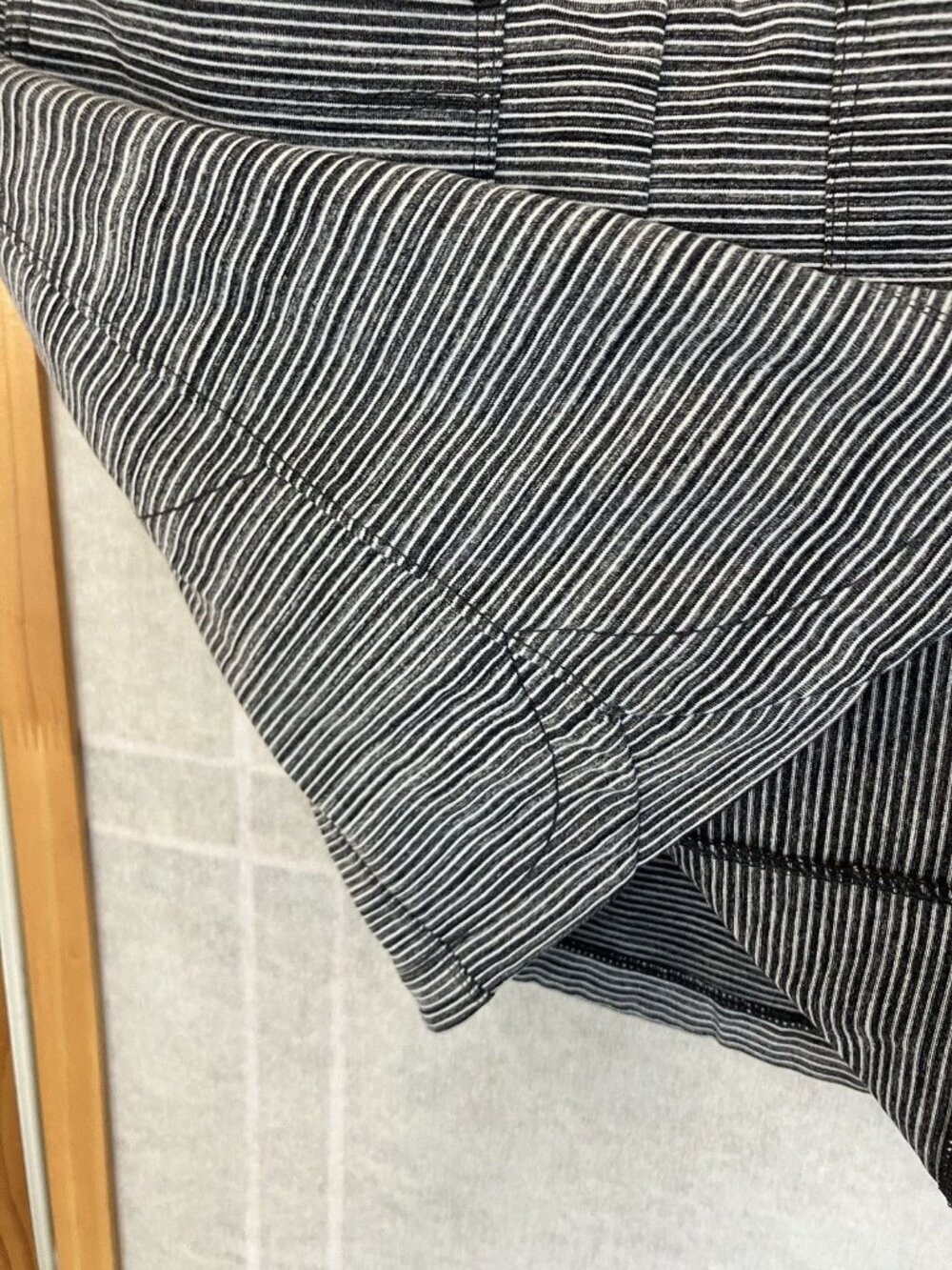 Athleta Womens Skort Size S Black White Striped Modern Metro Athletic Zip Pocket - Picture 6 of 7